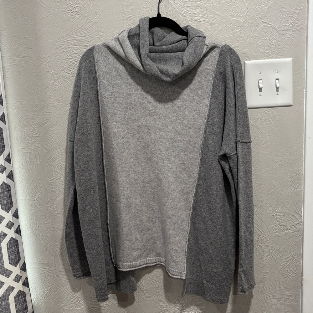 Mantovani Studio Colorblock Cashmere Wool Cowlneck Sweater Size Large
